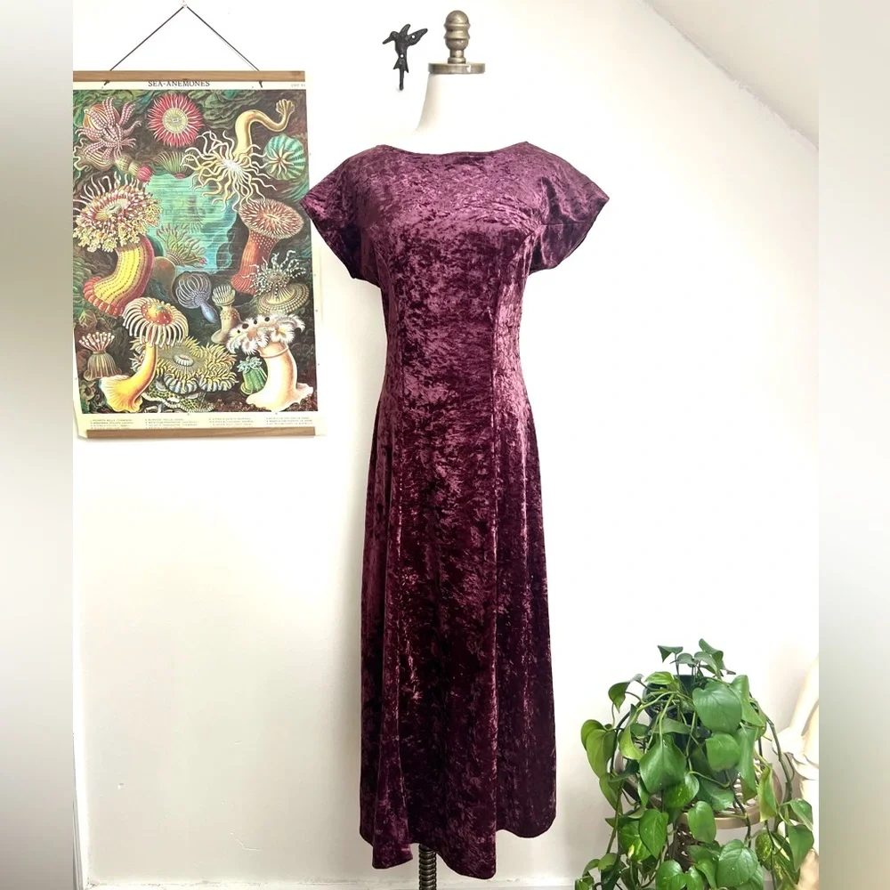 90s All That Jazz Whimsigoth Purple Crushed Velvet Dress - Picture 2 of 10